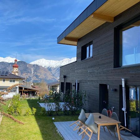 Black Forest Lodges - Gehobene Ferienwohnungen Mit Privatsaunas Tulfes Bagian luar foto