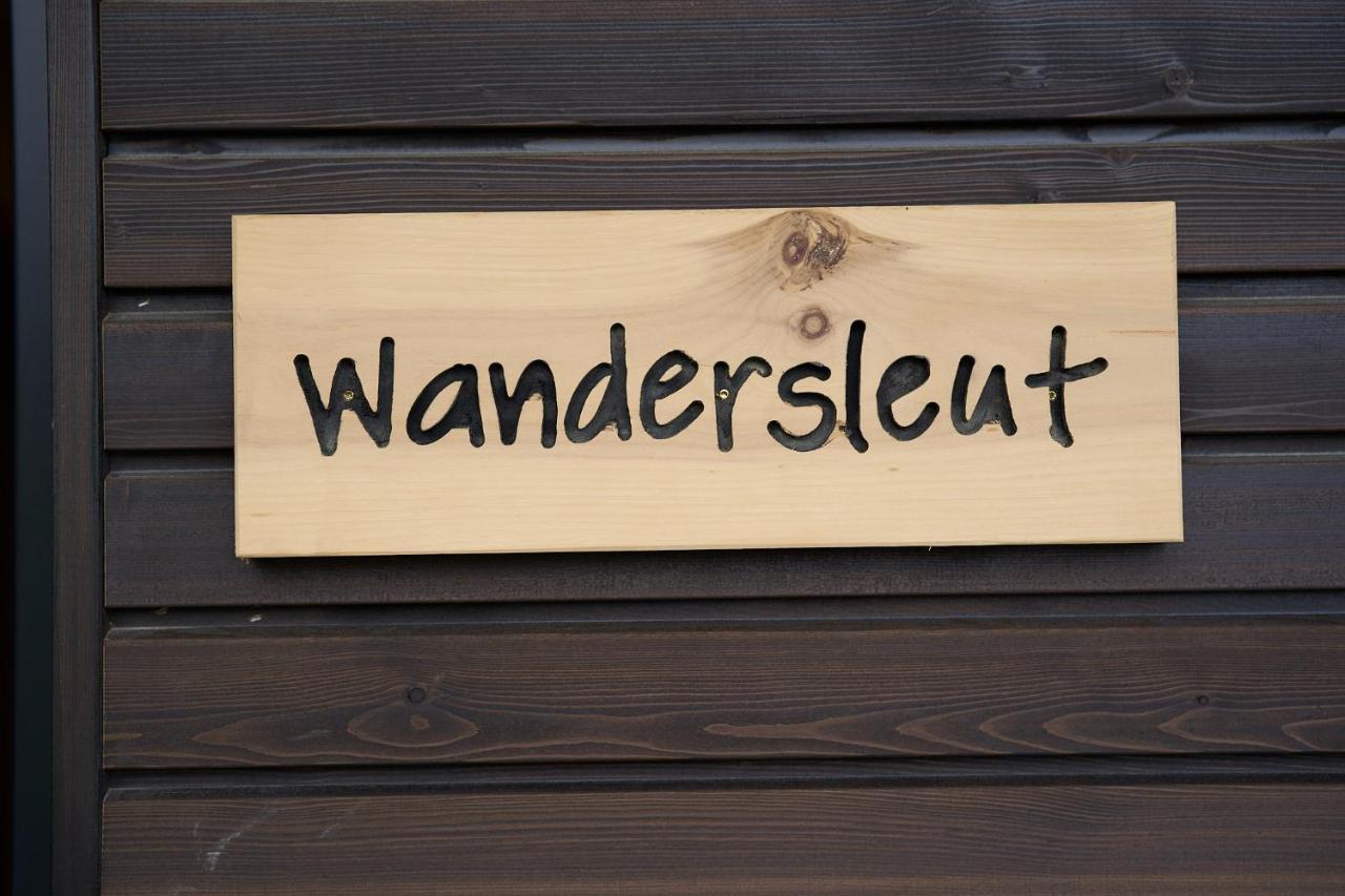 Black Forest Lodges - Gehobene Ferienwohnungen Mit Privatsaunas Tulfes Bagian luar foto
