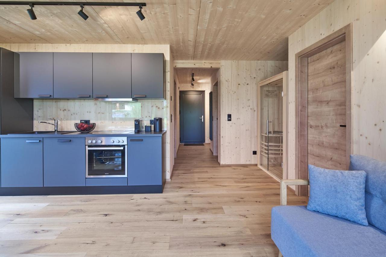 Black Forest Lodges - Gehobene Ferienwohnungen Mit Privatsaunas Tulfes Bagian luar foto