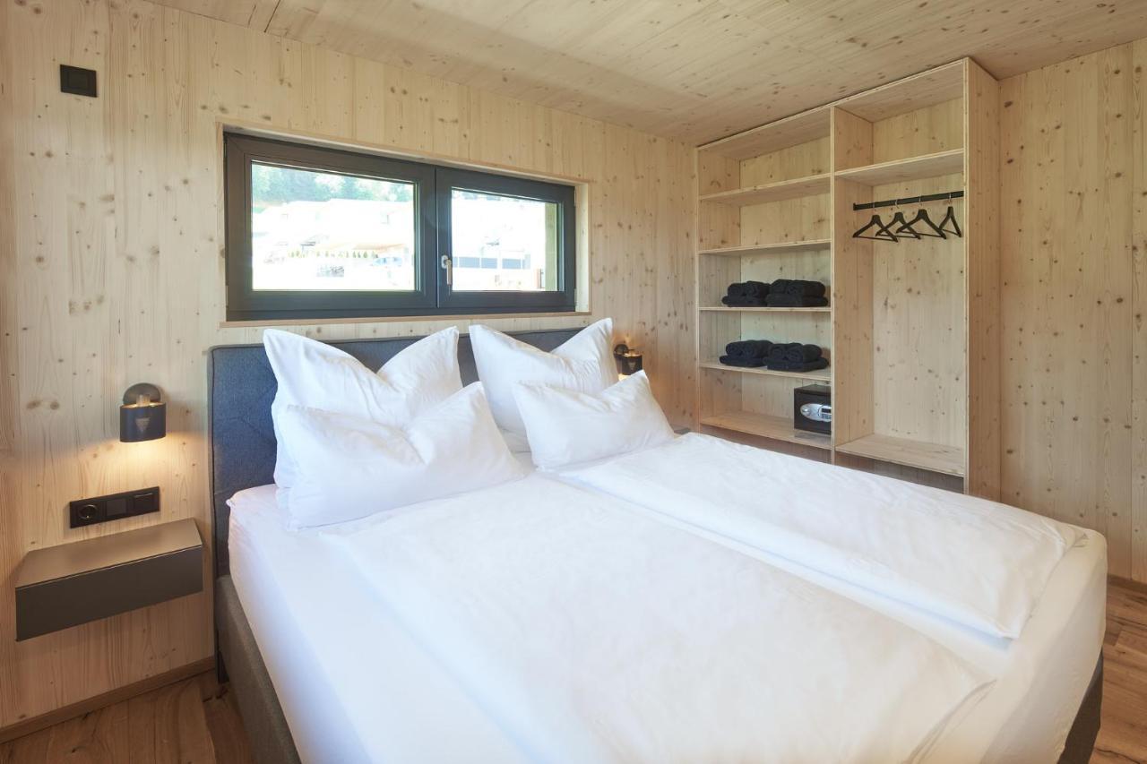 Black Forest Lodges - Gehobene Ferienwohnungen Mit Privatsaunas Tulfes Bagian luar foto