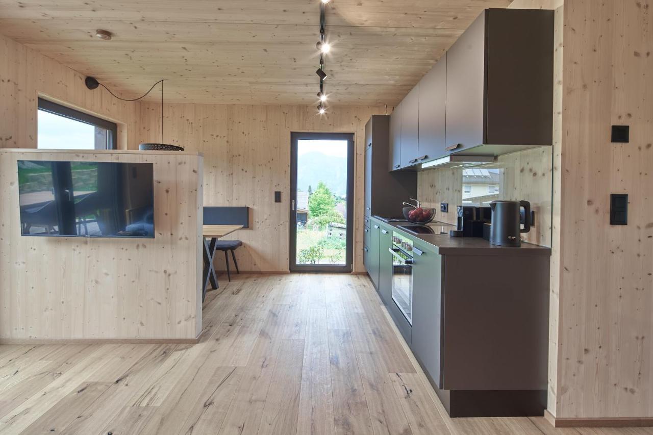 Black Forest Lodges - Gehobene Ferienwohnungen Mit Privatsaunas Tulfes Bagian luar foto